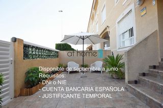 Casa adossada a calle Riu Xúquer