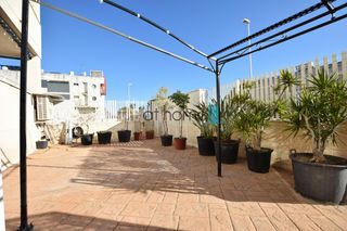 Affitto Piccolo appartamento  Calle marjals. Playa de puzol, preciosa vivienda con terraza a dos alturas