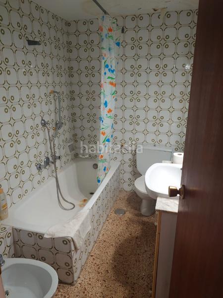 Foto c79b17dc-675e-45bd-a87d-7a873dfba2fb. Pis a calle fiscal miguel gutiérrez carbonell 5 a Alicante