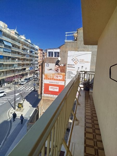 Foto 87621ce2-f4d0-44d4-9059-f7fd06eb4b73. Pis a carrer sant pere 99 a Campello Playa Campello (el)