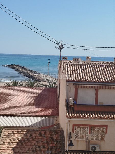 Foto 8d0b09ff-e0a7-4c1b-b526-221253b2d347. Pis a carrer sant pere 99 a Campello Playa Campello (el)