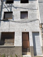 Casa a Arbúcies. Casa de poble per reformar al centre històric d’arbúcies
