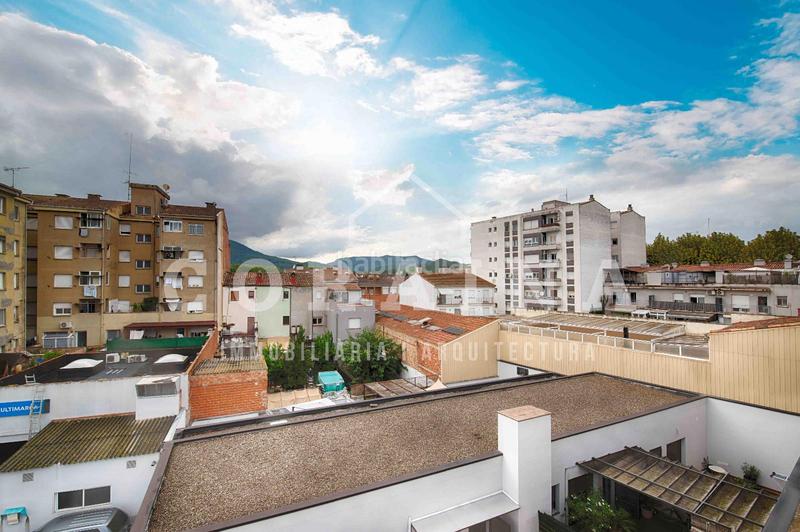 Foto 68769c8f-cd18-4c5b-8a8c-096177ab37fc. Duplex avec chauffage parking dans Banyoles
