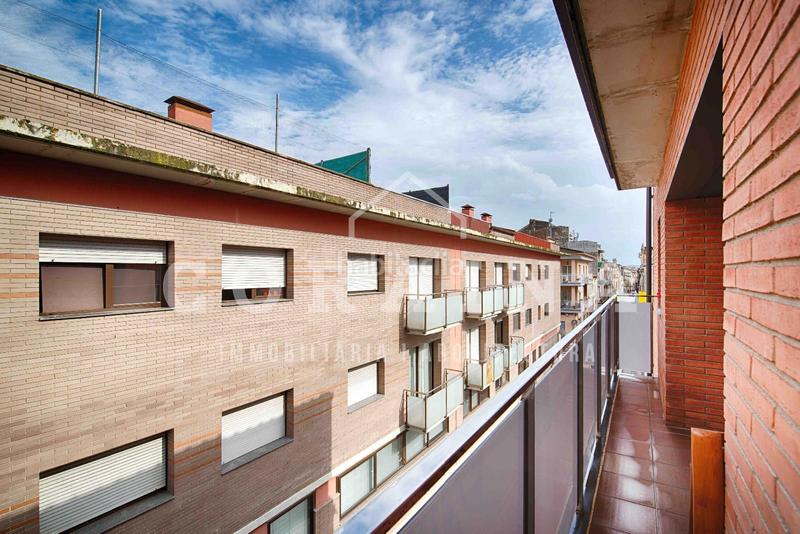 Foto c8410b8b-c3ad-4547-a613-38d49371808c. Duplex avec chauffage parking dans Banyoles