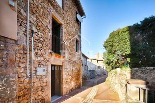 Casa adossada  Borriol. Finca con posibilidad de dos viviendas