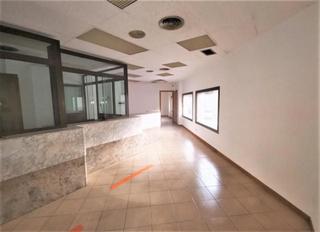 Locale commerciale in Carrer de pere ii 20