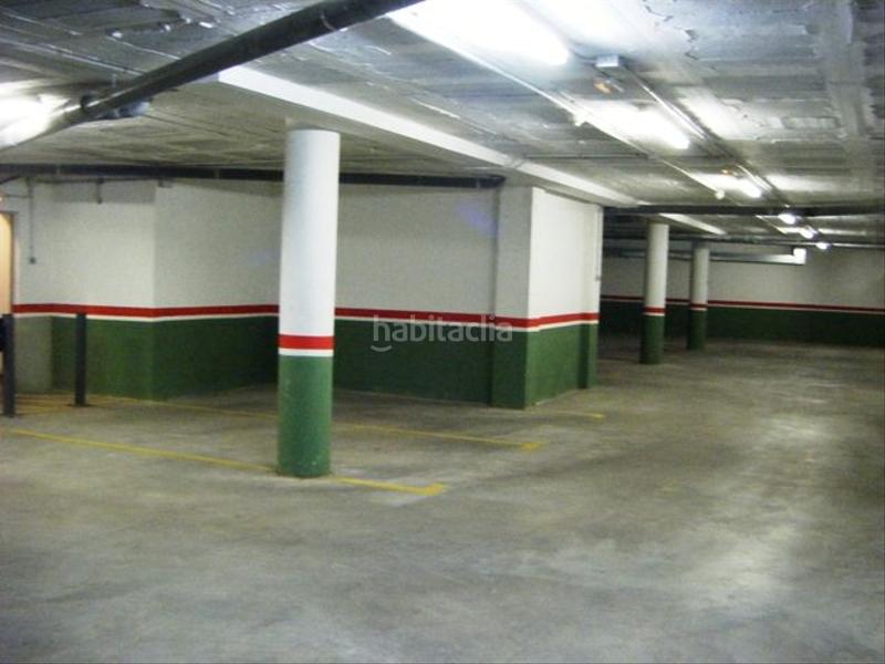 Foto da02f1e2-294a-4b57-ad26-c9a99490e236. Parking coche en carrer llobregat 73 en Puig-reig