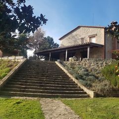 Chalet en Avià. Chalet con 6 habitaciones amueblado con parking, piscina, calefa