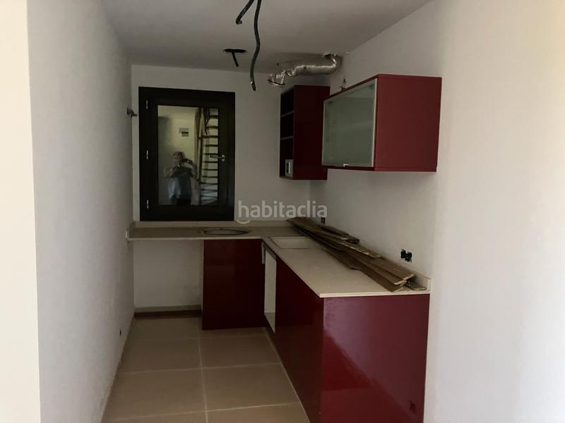 Foto b28983d6-9d93-4b5d-b9e4-6c13882c8156. Aparcament cotxe a carrer arrabal 7 a Meranges