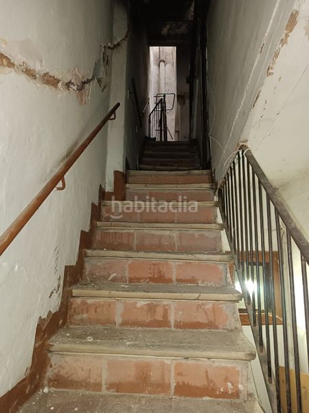 Foto 1d59b3fd-bdb6-42c0-b1df-64463040f05b. Local comercial edifici per reformar a en Berga