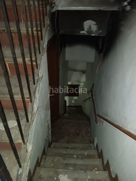 Foto e9067477-e6e0-4b85-967d-638d5ca5db7f. Local comercial edifici per reformar a en Berga
