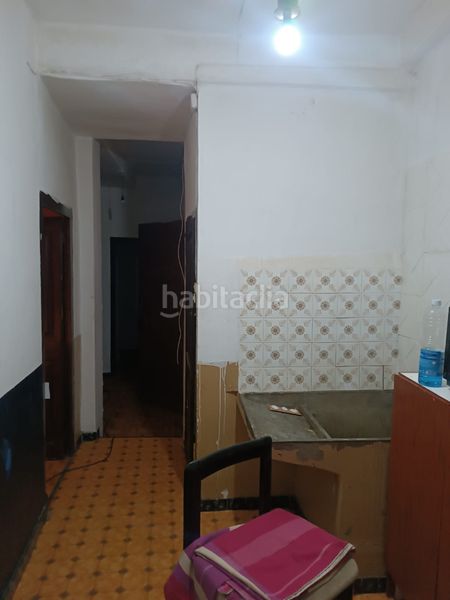 Foto ef2ee5f9-3d92-4120-b10a-fde2e7da5f7c. Local comercial edifici per reformar a en Berga