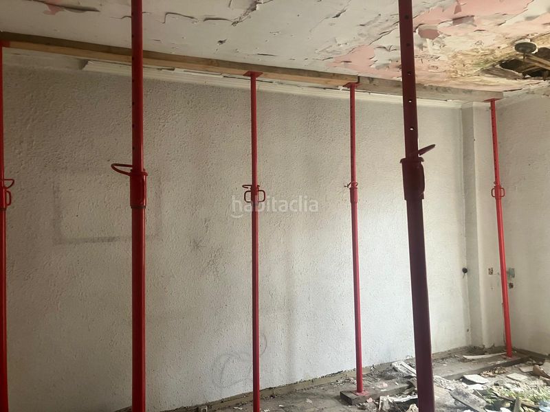 Foto ff71a841-3f43-4aa7-ac6f-1031422a71b0. Local comercial edifici per reformar a en Berga