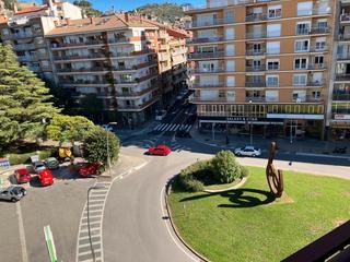 Appartement à Berga. Piso con balcón en berga