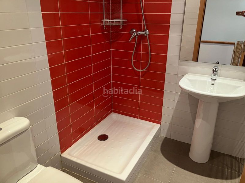Foto 542bb2f2-dd27-4241-923d-57d209cec00e. Casa adossada amb calefacció aparcament a Gironella