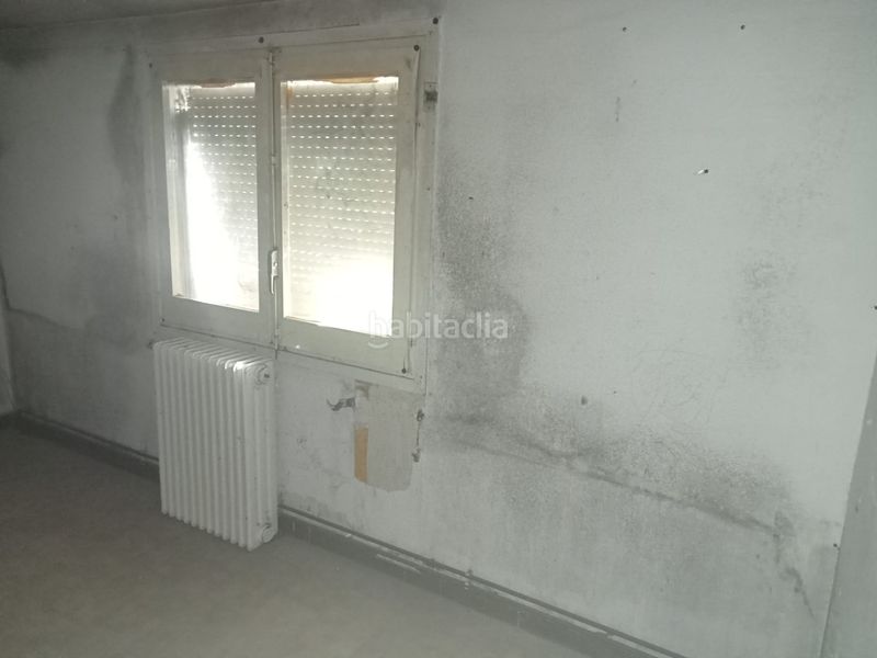 Foto afb17f49-6354-4c55-94d1-fecb8c6f766a. Casa adossada a Gironella