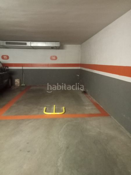 Foto 7429736f-271c-411d-b0ca-81c5a1ba9105. Aparcament cotxe a Berga