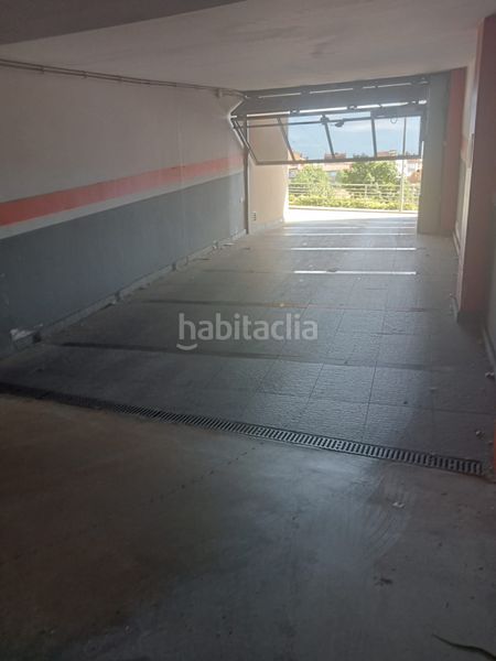 Foto de8586a0-2527-4914-be1d-aa59fad09963. Aparcament cotxe a Berga