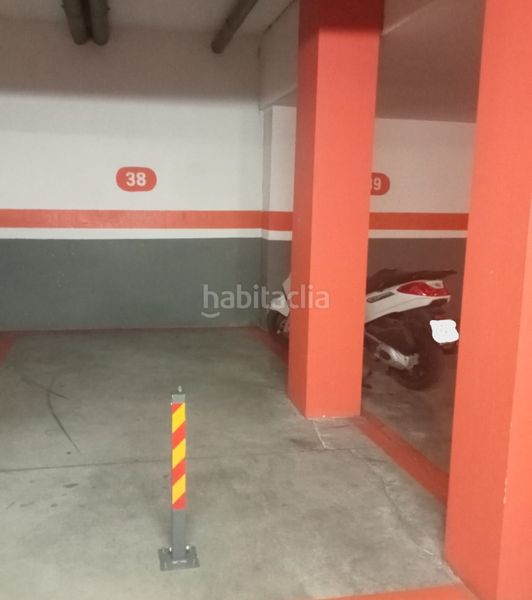 Foto df5a3dfc-72ec-4f3d-bc6e-e5d1ebd286f1. Aparcament cotxe a Berga