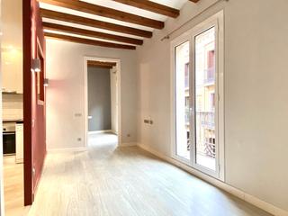 Pis  Carrer de jovellanos. Apartamento soleado