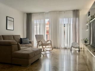 Pis  Carrer raval. Piso elegante y con mucha luz natural