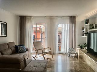 Piso  Carrer raval. Piso elegante y con mucha luz natural
