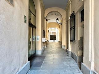 Piso  Carrer de l'arc del teatre. Apartamento al lado de  colón con ascensor y balcón