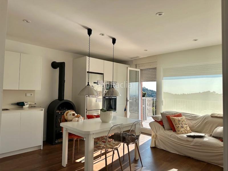 Foto 2424c5ae-896f-4b75-8913-62e2413bbf01. Casa con camino parcheggio piscina in Vallcarca - Penitents Barcelona