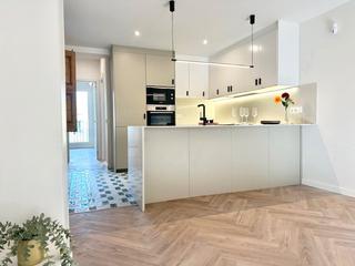 Piso  Carrer de la paloma. Precioso piso acabado de reformar para estrenar, muy luminoso co