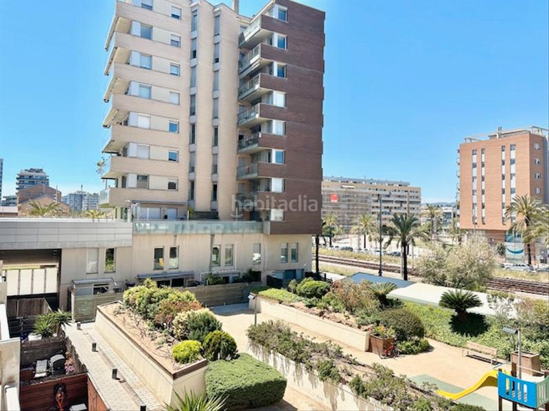 Foto 8bc587f9-5065-4fb8-8408-d4fc933fe9ae. Alquiler piso alquiler de temporada delante del mar en Badalona