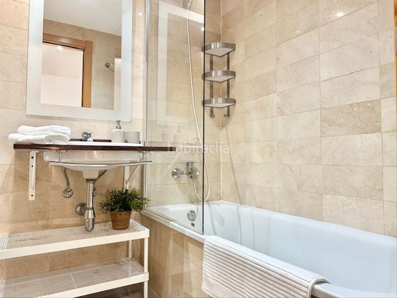 Foto 3aa314e4-dd6a-46aa-b116-8029d6b5a4a0. Lloguer pis amb calefacció aparcament piscina a Port Badalona