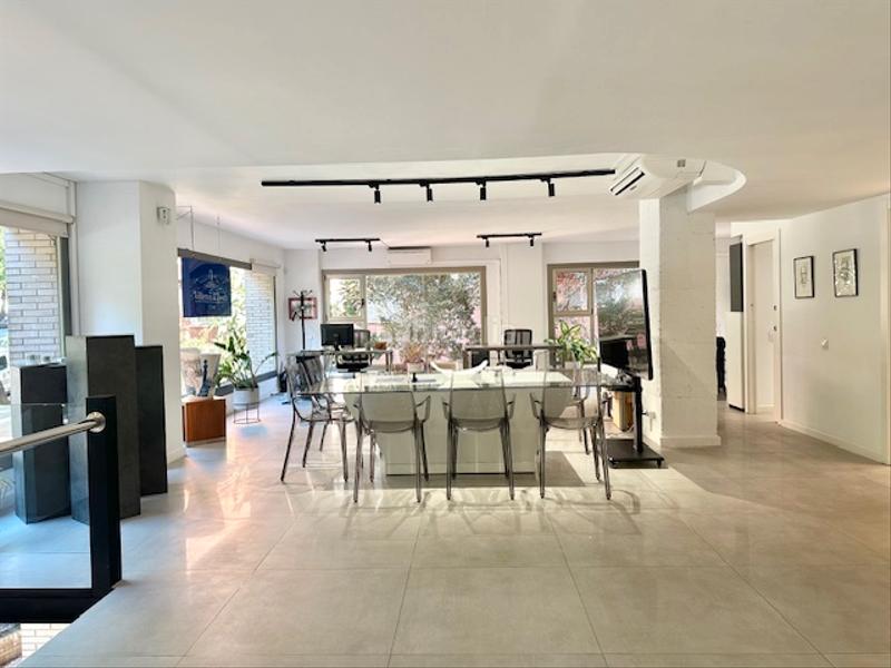 Foto 2a2d2e9d-9691-499a-bf4c-72b33f23a069. Locale commerciale con riscaldamento in Barri de les Corts Barcelona