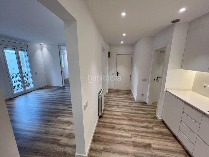 Foto afdf519b-1096-4b9f-bbaf-16fef2813f94. Etagenwohnung mit heizung in Sant Antoni Barcelona