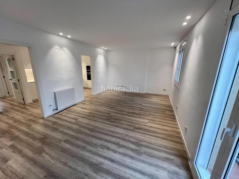 Foto f46e0553-1538-481e-9b9e-4bbc8c69955c. Flat with heating in Sant Antoni Barcelona