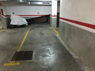 Parking voiture à Calella. Varias plazas de parking en venta con trastero  centro pueblo ca