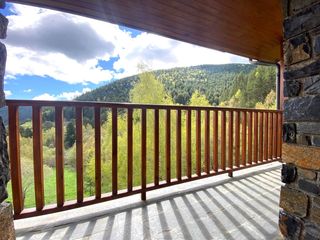 Apartment in Carretera del coll de la botella 44. Piso en pal con excelentes vistas