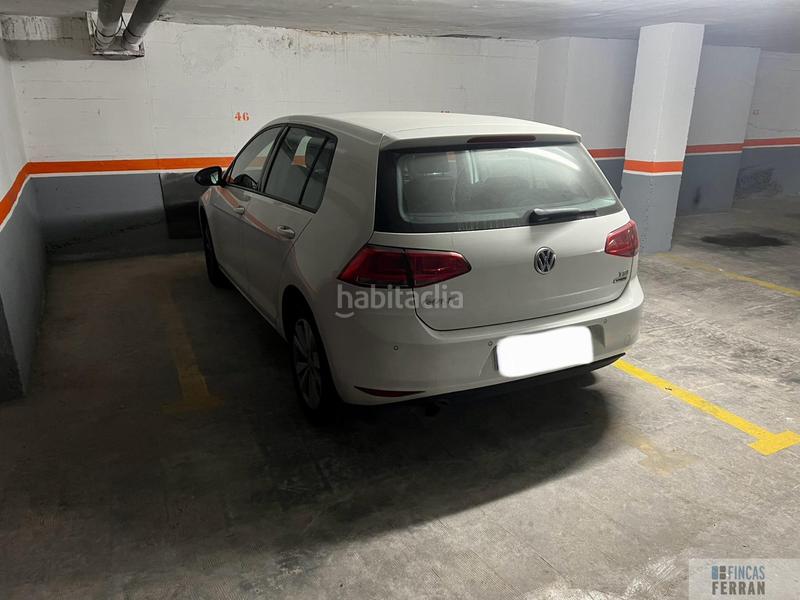 Foto c916a692-9deb-4298-9613-ca48f6c90ca3. Parking voiture dans Coma-ruga platja Coma-ruga