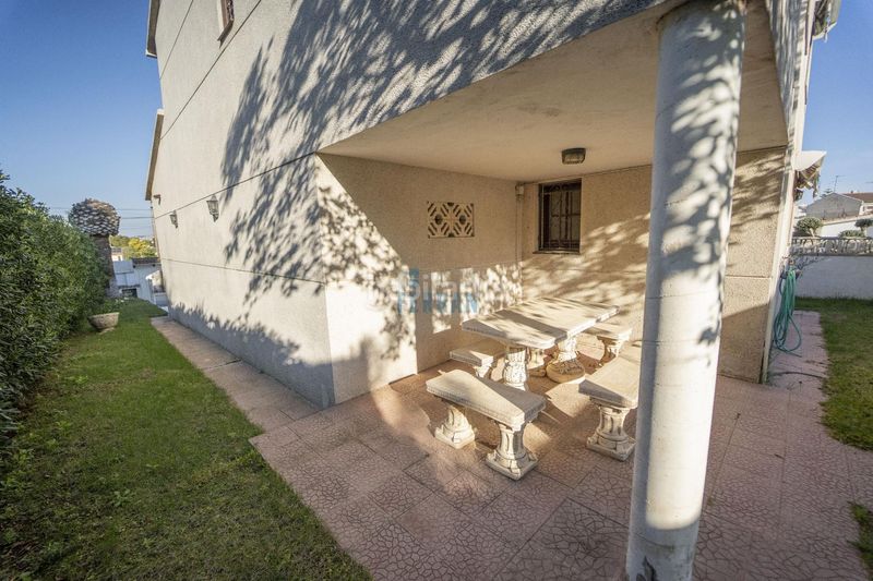 Foto a51af972-0716-45a6-a5fe-ce77bbd69c4e. Casa coma rugacasa en Els Masos - Els Garrofers Coma-ruga