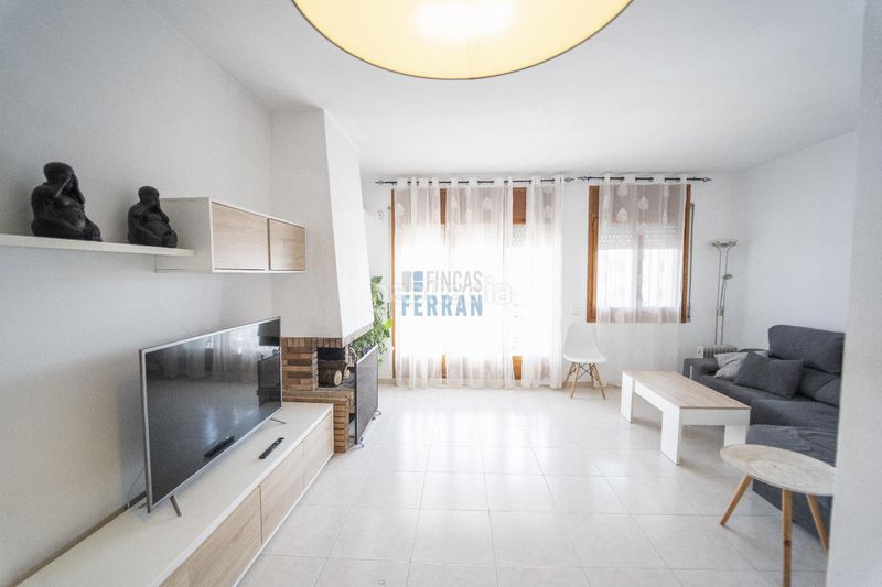 Foto 98b1e077-9c30-4688-a0f7-049cd24abc7c. Casa adossada amb aparcament piscina a Els Masos - Els Garrofers Coma-ruga