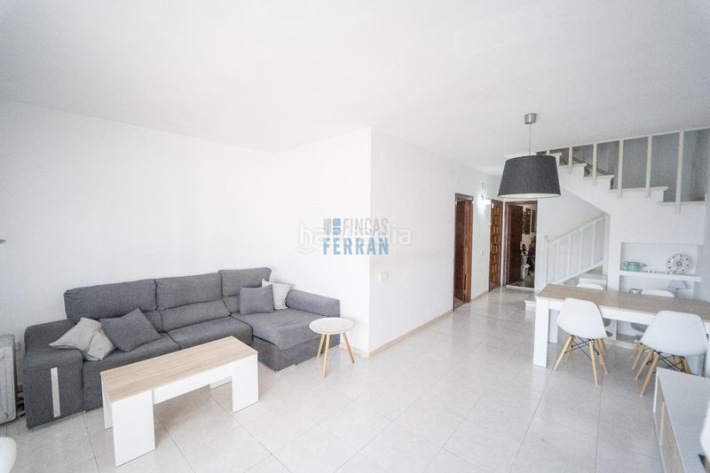 Foto a77b9847-e77e-4432-a893-e2c9f437bde8. Casa adossada amb aparcament piscina a Els Masos - Els Garrofers Coma-ruga