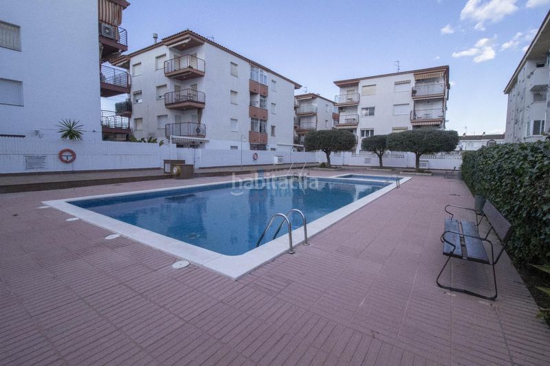 Foto f8cc8c60-5d45-48a1-8a3f-858c328afe1f. Apartament amb piscina a Sant Salvador Coma-ruga