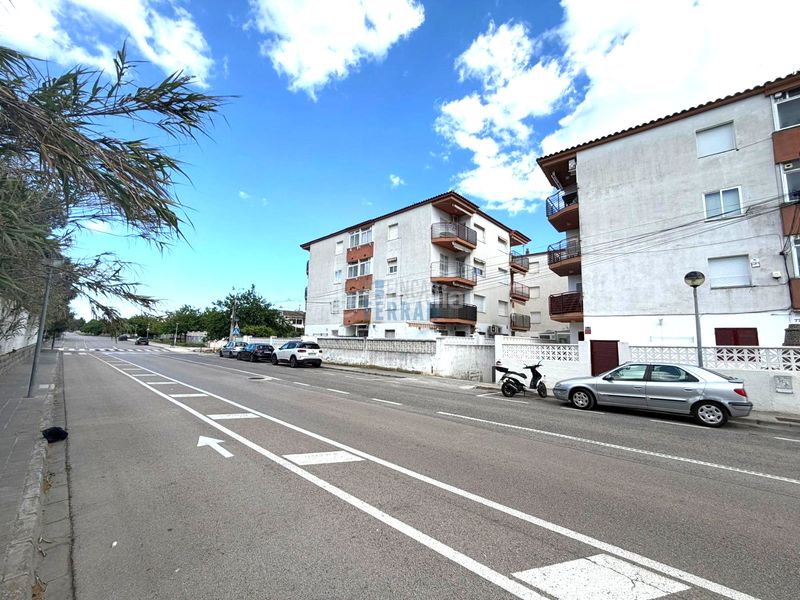 Foto cbd1a533-a498-4d51-af3c-e5806d483785. Apartament amb piscina a Coma-ruga platja Coma-ruga
