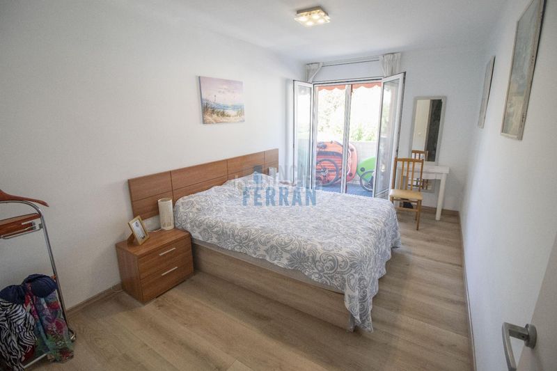 Foto 7469bf3e-115c-428f-80d9-b3991d48e1a5. Apartament amb aparcament piscina a Sant Salvador Coma-ruga