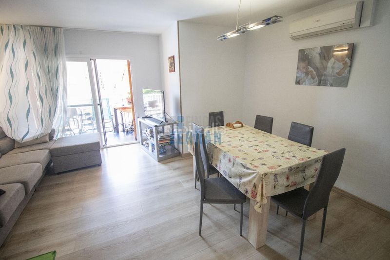 Foto a6ee3438-9535-4047-9356-c51a67affda7. Apartament amb aparcament piscina a Sant Salvador Coma-ruga