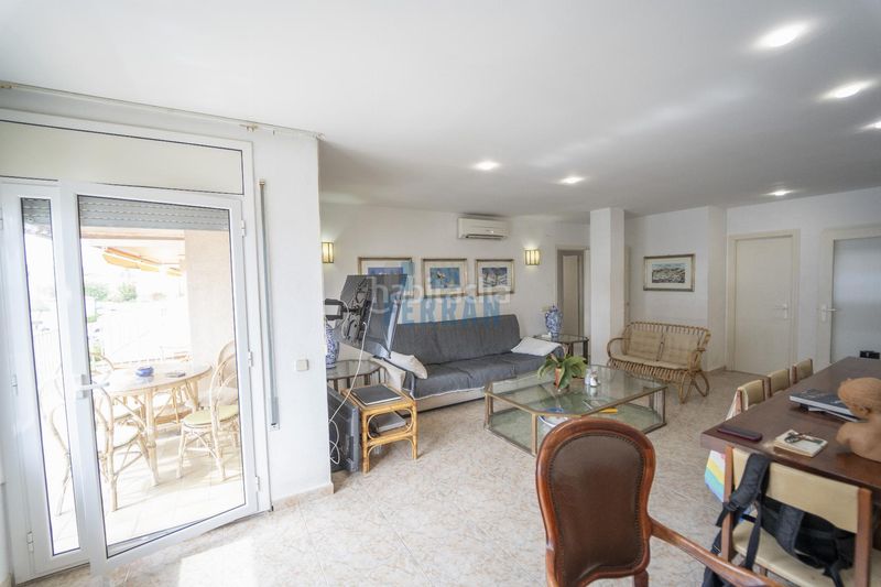 Foto 202887ab-1d21-4d83-a011-cb079b672aa4. Apartament amb aparcament a Coma-ruga platja Coma-ruga
