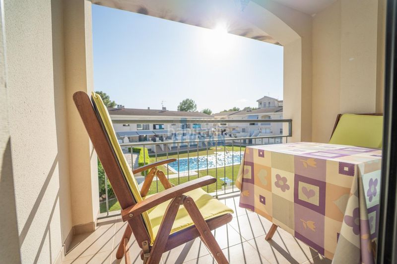 Foto 5f82f0c1-a1ea-4b34-9e76-cce783a11e85. Apartament amb calefacció aparcament piscina a Els Masos - Els Garrofers Coma-ruga