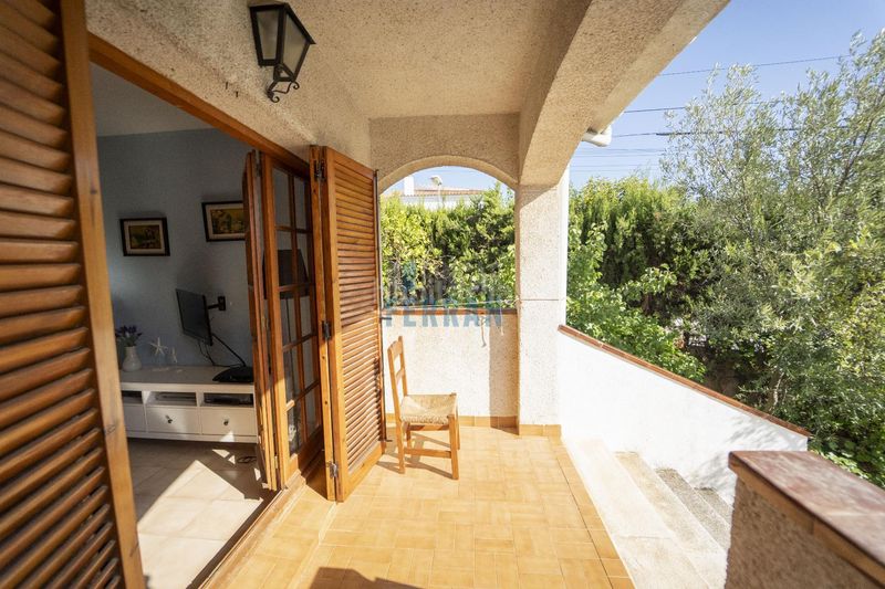 Foto 824e1352-cfb3-4992-abd6-9b70c51beeb1. Casa amb aparcament piscina a Coma-ruga platja Coma-ruga