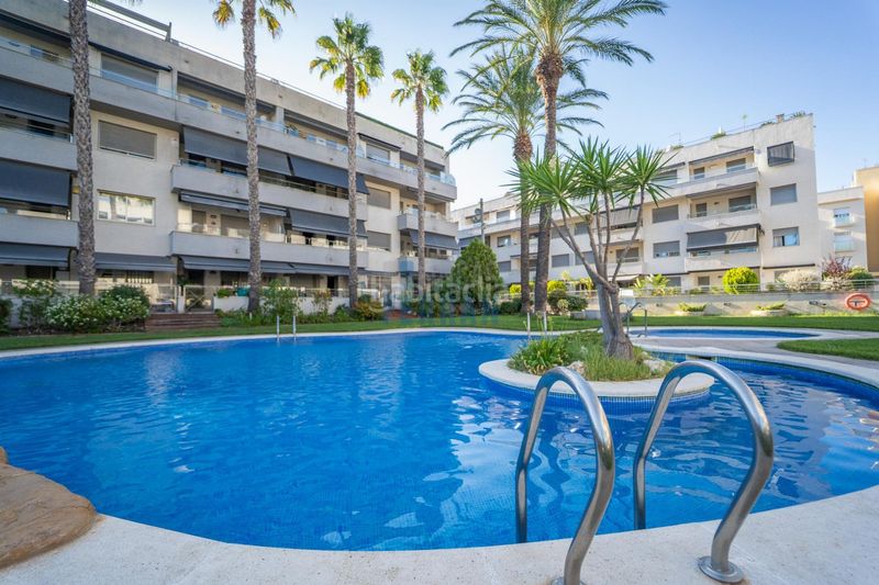 Foto f9f28c77-f1c5-4a0c-8fc6-34ac1dd42a96. Apartament amb aparcament piscina a Sant Salvador Coma-ruga
