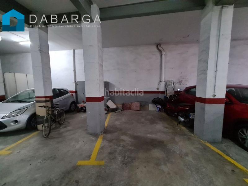 Foto 1918093c-b73f-4cd8-b6e2-2bdfd15b5a00. Parking coche amplia plaza en calle maragall, para coche y motos en Ripollet