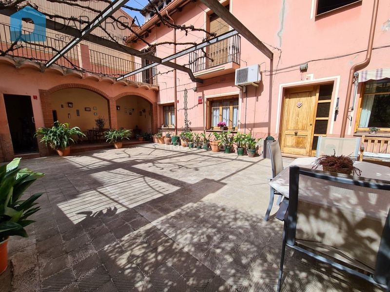 Foto 730426ac-4aa9-4e51-bc6d-c22a11e79004. Casa amb calefacció a Casc Antic Ripollet